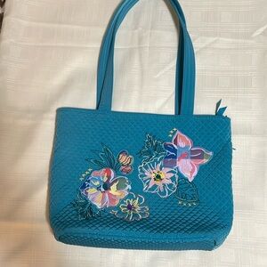 Vera Bradley NWOT Teal MicrofiberTote
Bag in "Happy Blooms" Pattern, Turquoise